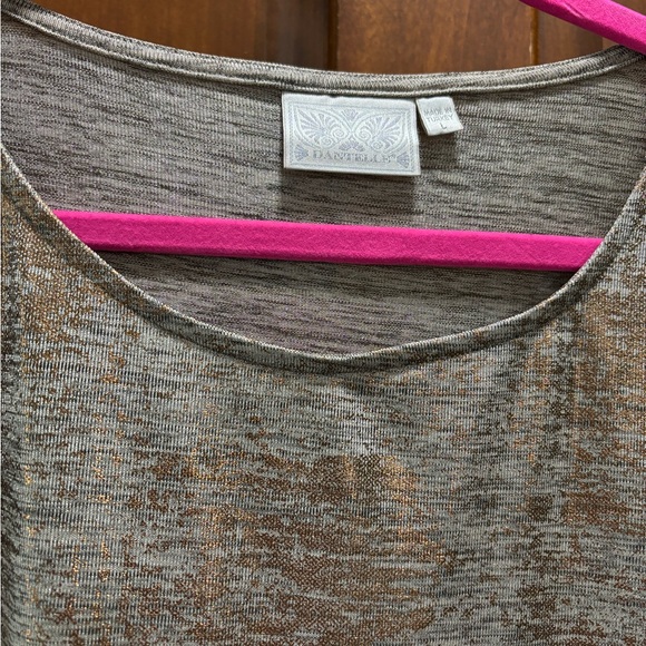 Dantelle Metallic threads high low top. Large - Picture 3 of 3